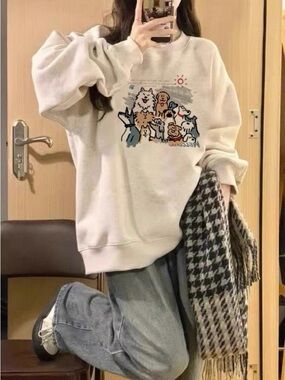 Graphic Sweatshirt - Light Gray